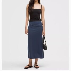 Lululemon Nulu Slim-Fit HR Skirt